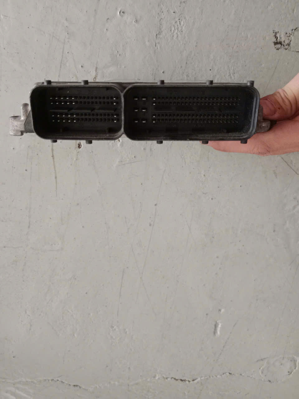 HỘP ĐIỀU KHIỂN ĐỘNG CƠ HYUNDAI/KIA 39120 2A201 EDC17C08