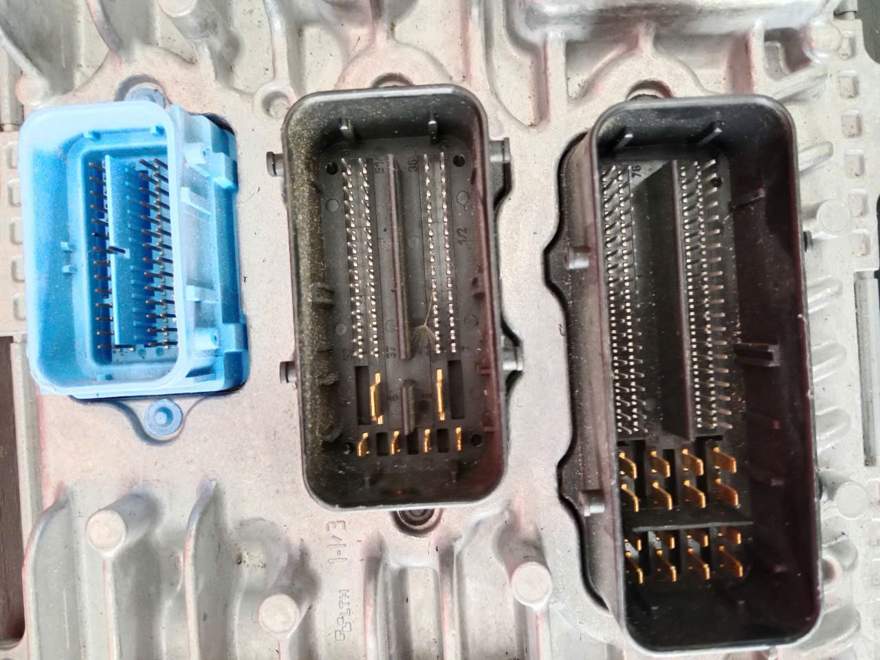 Hộp ECU điều khiển động cơ Chevrolet Daewoo Trax E98 55494185